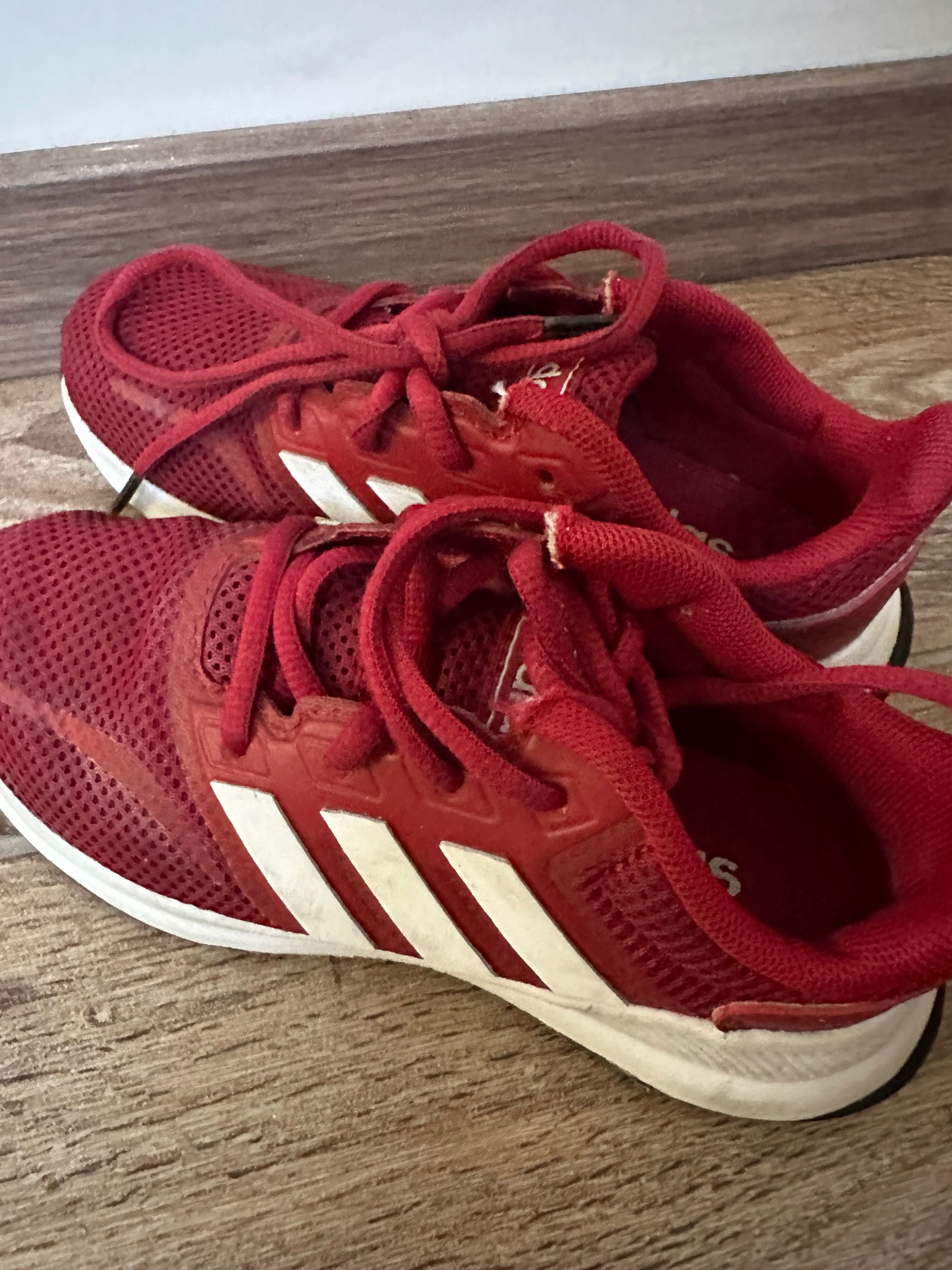 Маратонки adidas