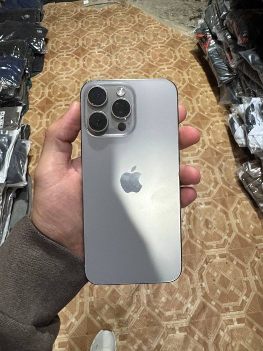 Iphone 15 pro max ideal kar dok