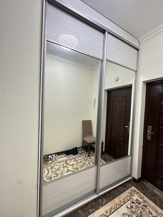 Продам шкаф-купе в прихожую