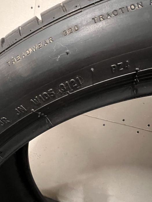 Гуми Pirelli летни p zero и R22 325/35 и 285/40