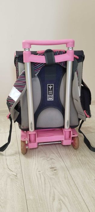 Ученическа раница с колелца