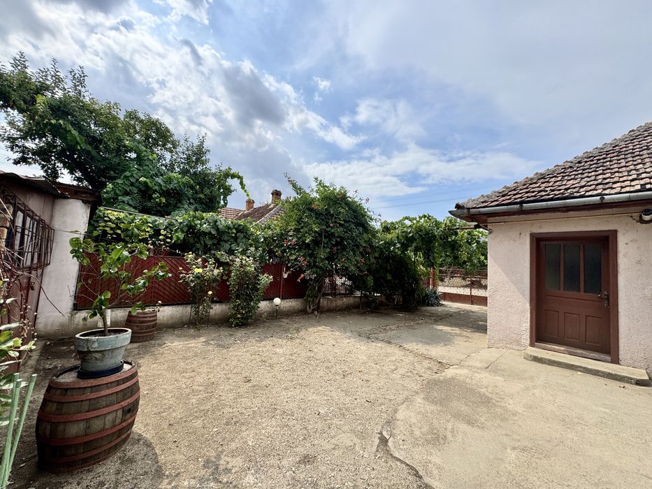 Casă de vânzare in Peciu Nou, la 17 km de Timișoara