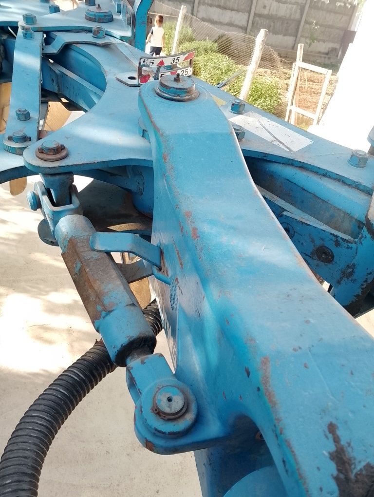 Omoch. Lemken yevropal 8