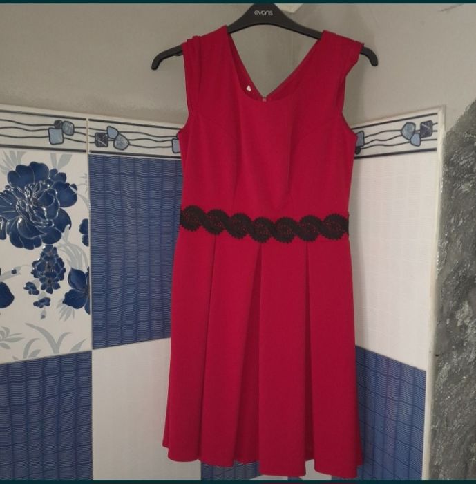 Costum rochie și sacou