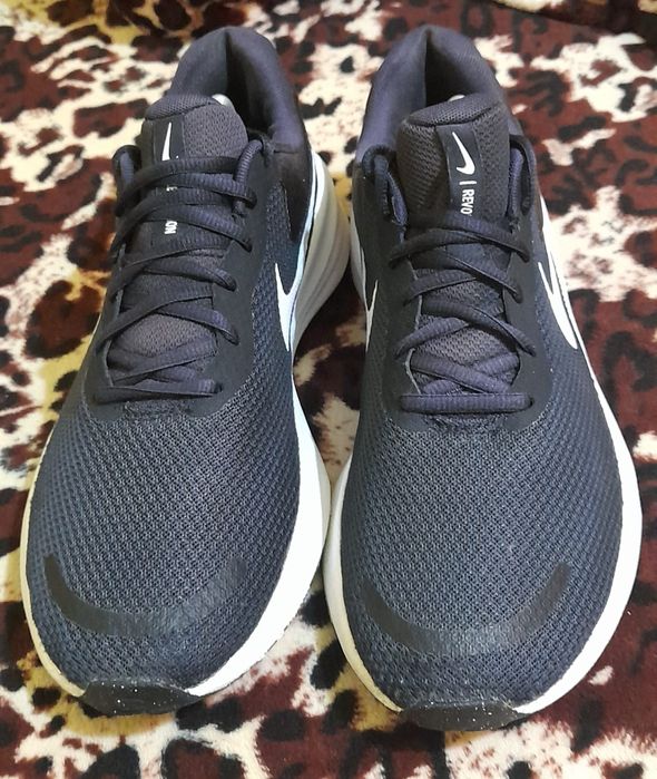 Vând urgent adidași Nike mărimea 44,5