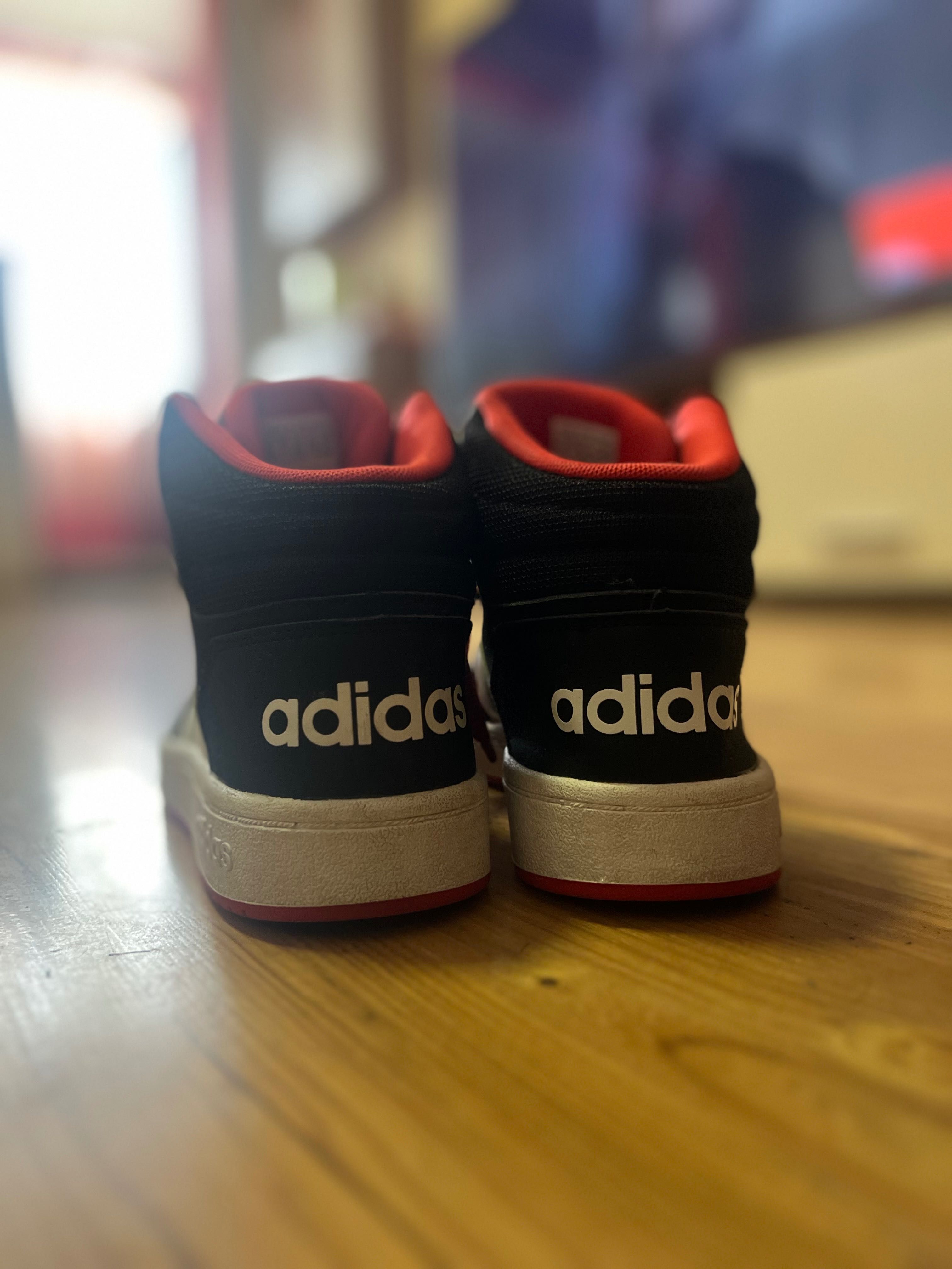 Маратонки Adidas