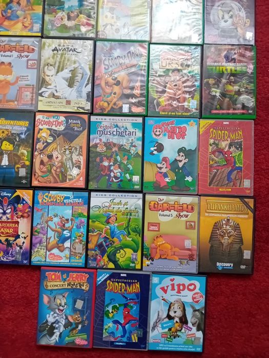 Lot 28 cd uri cu filme pentru copii. Pret 100 lei fix