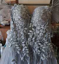 Дизайнерска Бална рокля с корсет и дантела + подарък