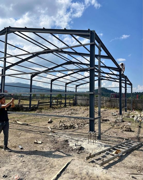 Vand hale metalice avem pe stoc asiguram transport si montaj rog serio