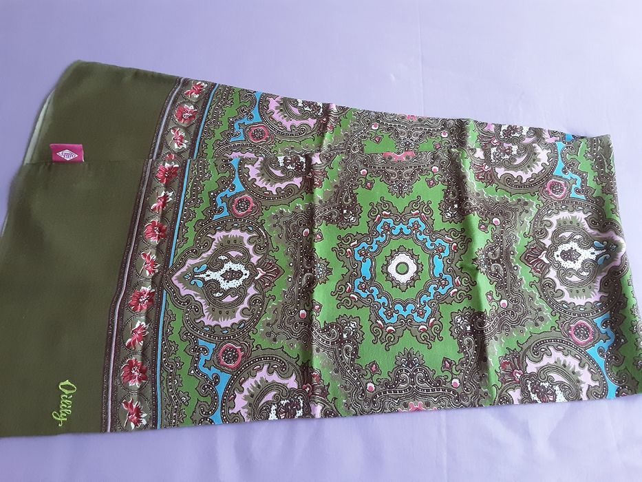 Дамски к-т, чанта и шалове