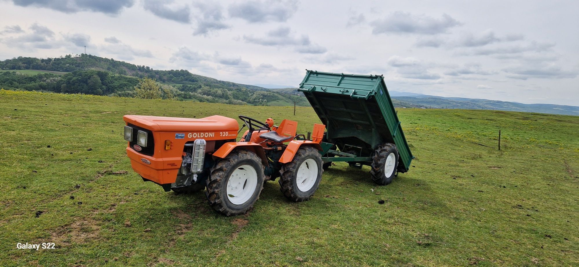 Tractoras goldoni 4x4 cu remorca 6x6