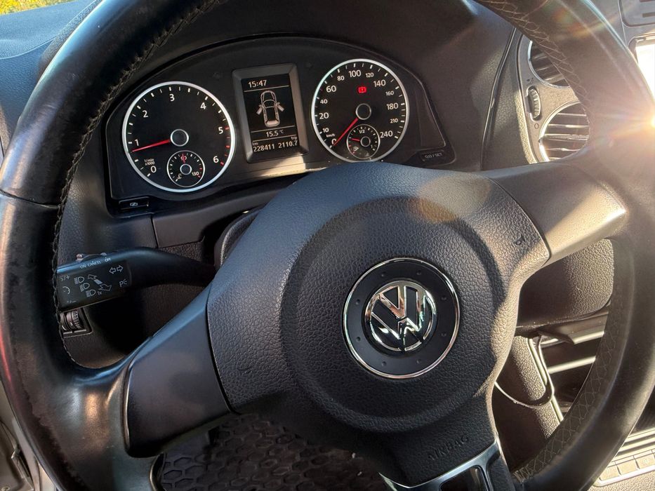 Vând VW Tiguan, 2011, diesel, 4x4 permanent, 8600 euro.