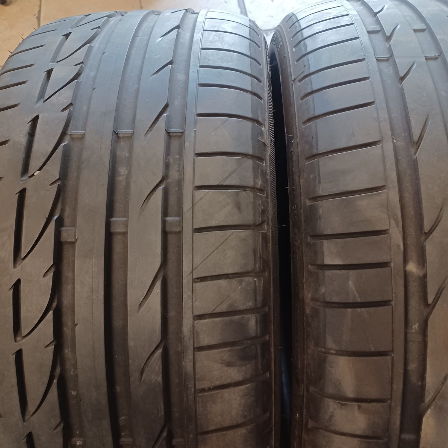 245 40 18 Bridgestone 2бр летни дот 51181