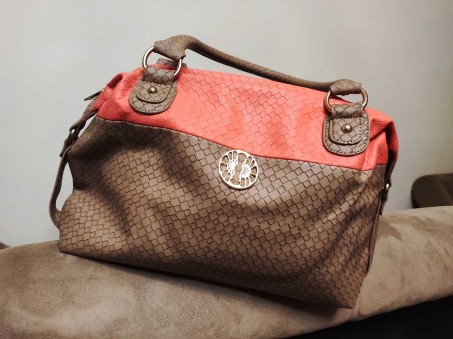 Нова дамска чанта