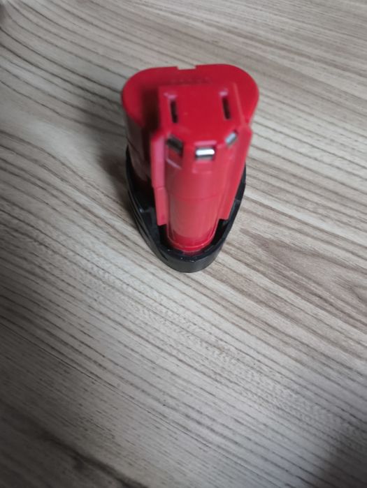 Винтоверт Milwaukee m12 bpd и батерия Milwaukee m12b2