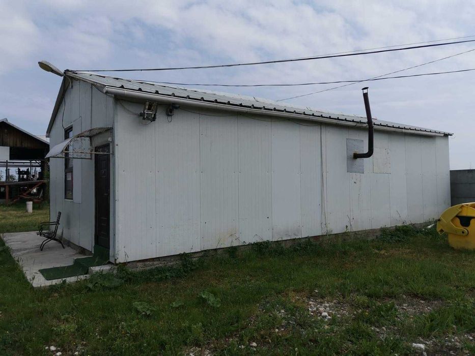 Teren  + hale de vanzare