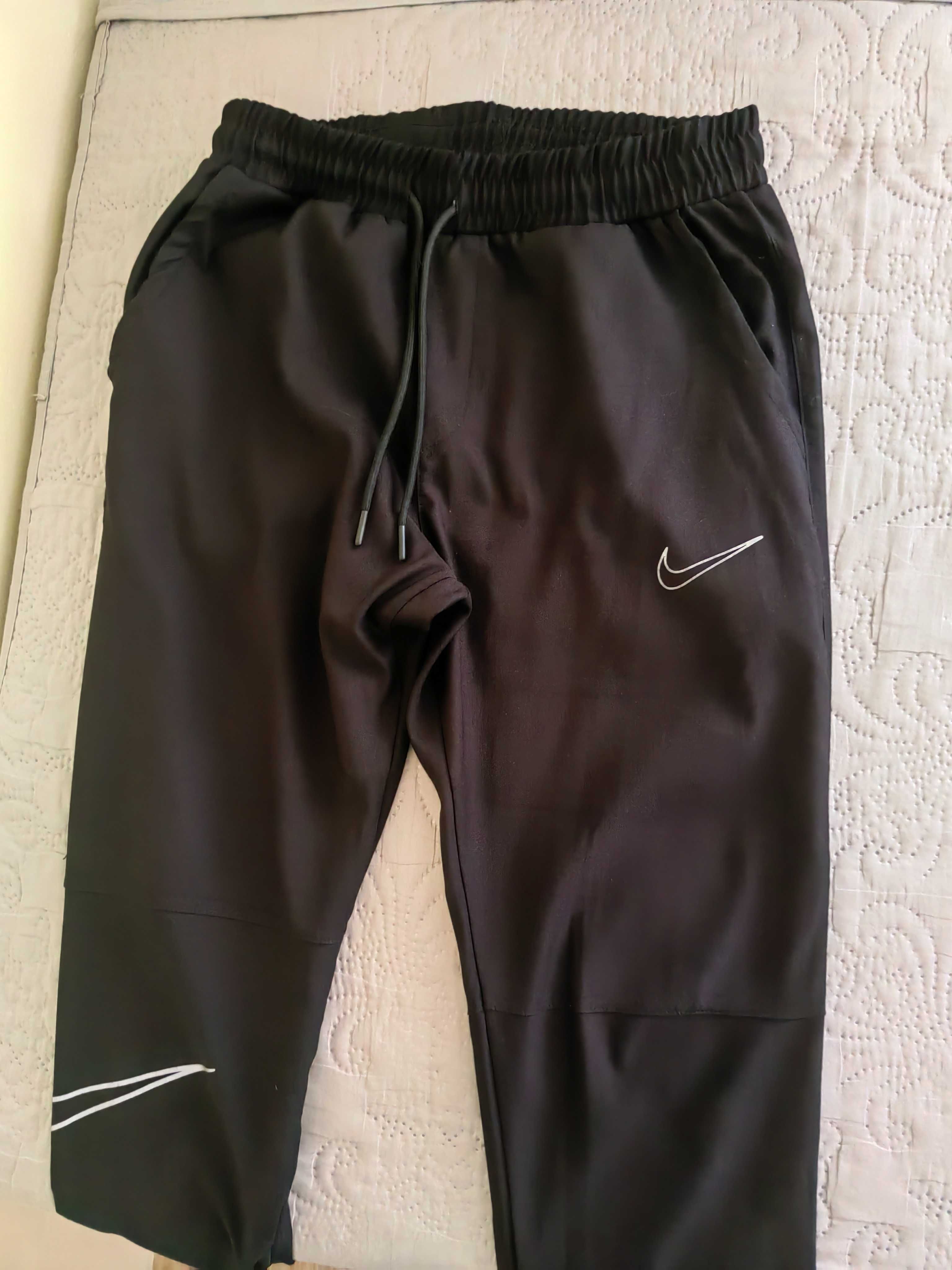 Оригинален анцуг на Nike