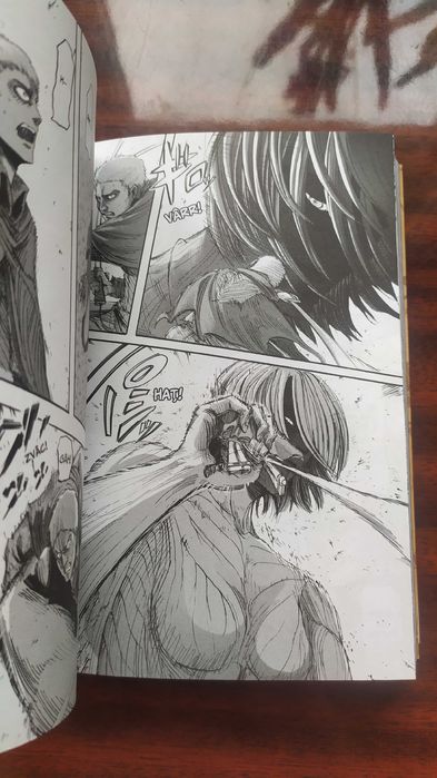 Atacul Titanilor/Attack on Titan Omnibus 3 volume, Hajime Isayama