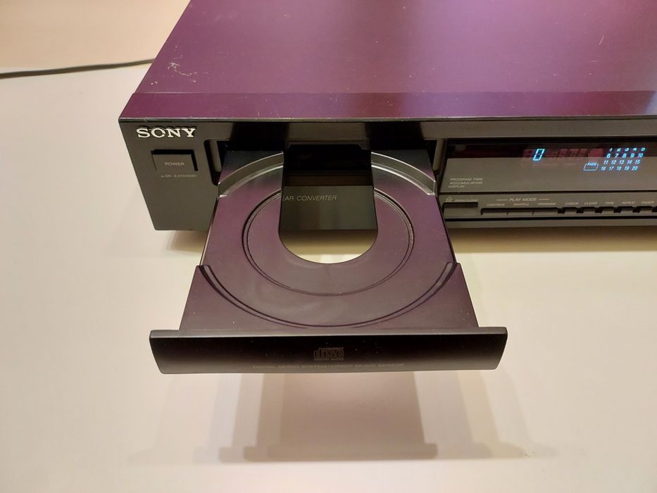 CD-Player Sony CDP-297. Made in France. Perfect funcțional.