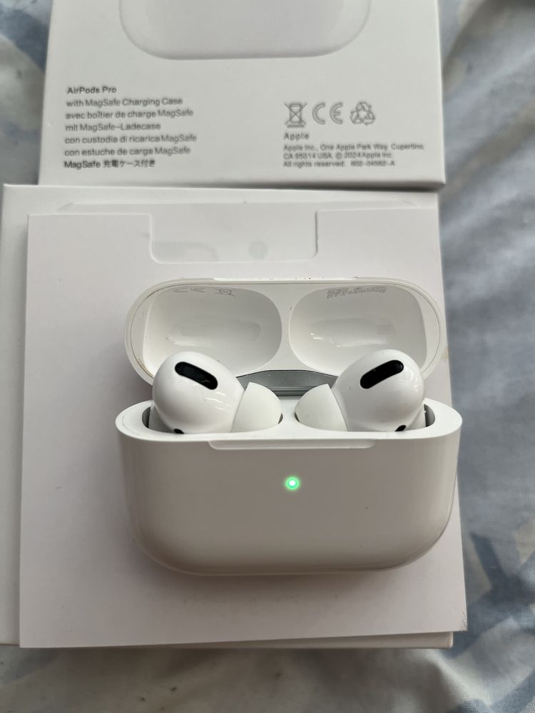 Безжични слушалки AirPods