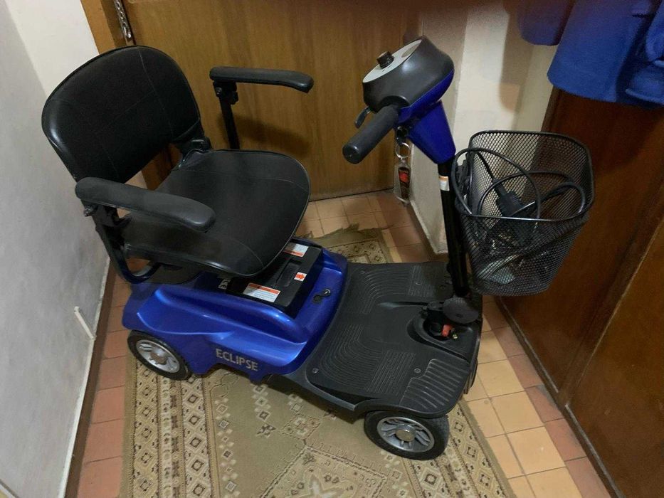 Scuter electric pt persoane cu dizabilitati