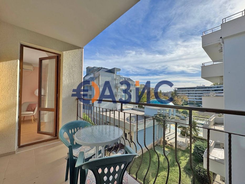 Двустаен апартамент в комплекс Diamond Bay, 65 кв.м., Слънчев бряг,