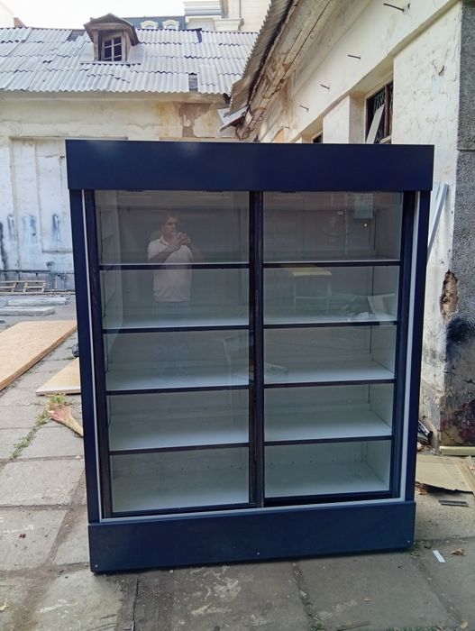 Витренни холодильник