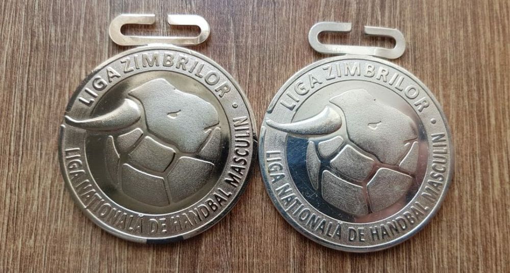 Doua medalii Liga Zimbrilor, liga nationala de handbal masculin.