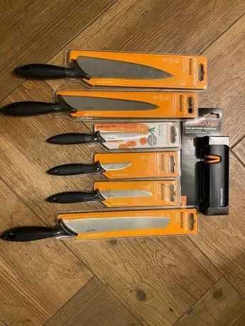 SET Cutite Bucatarie + Ascutitor FISKARS | Noi Originale!