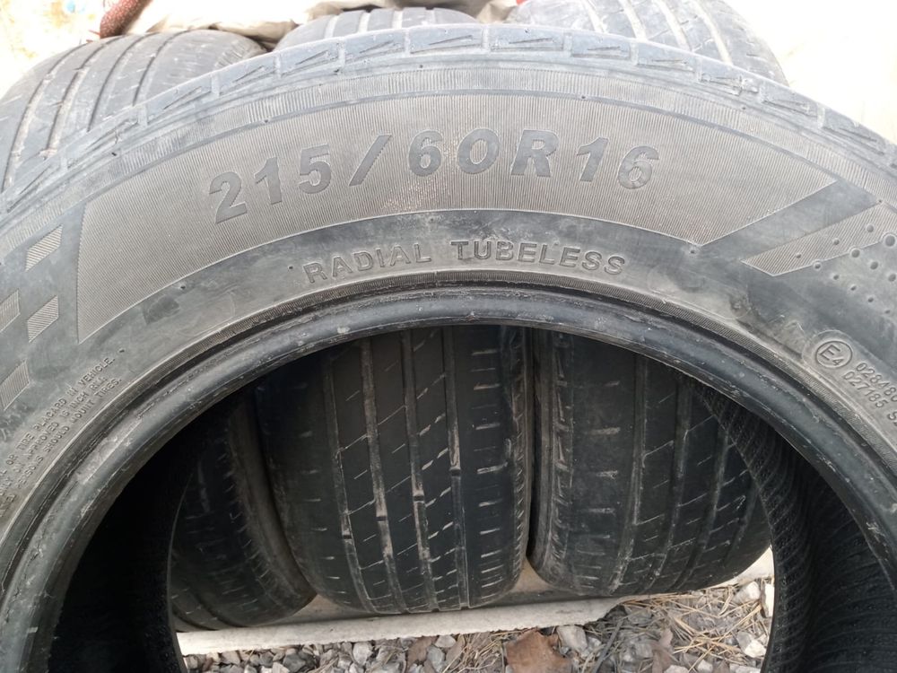 Продам 4 шины  215/60R 16