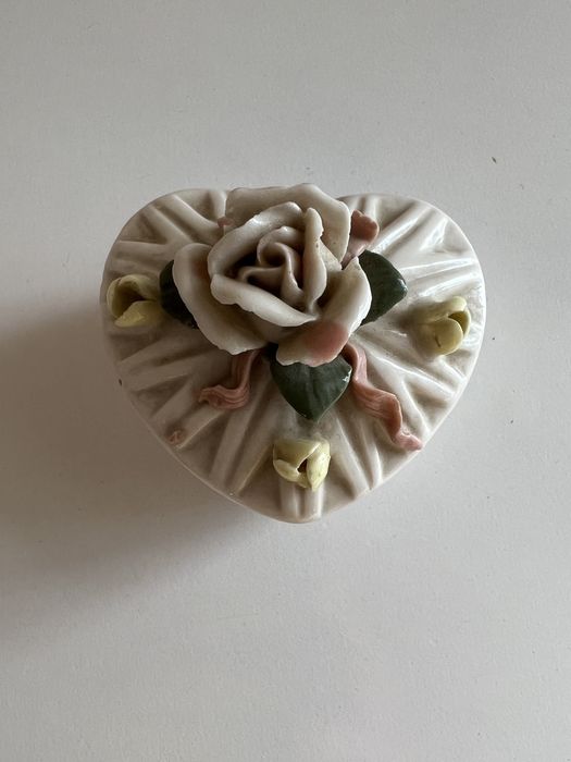 Шкатулка для украшений