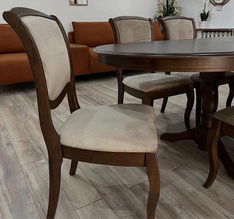 Гостевые стулья.