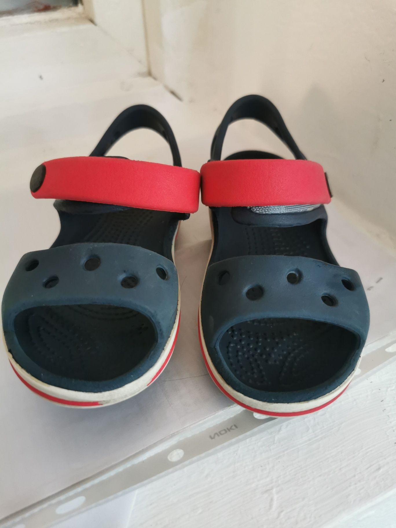 Sandale baieti crocs 25