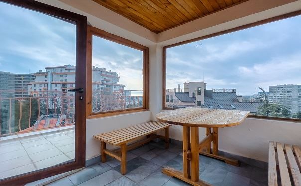 Тристаен-Бриз-Панорама-море-Обзаведен-Изток/Запад/Юг