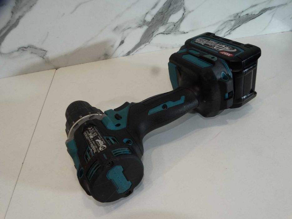 Makita DF 002G + 40 V / 2.0 Ah - Професионален винтоверт