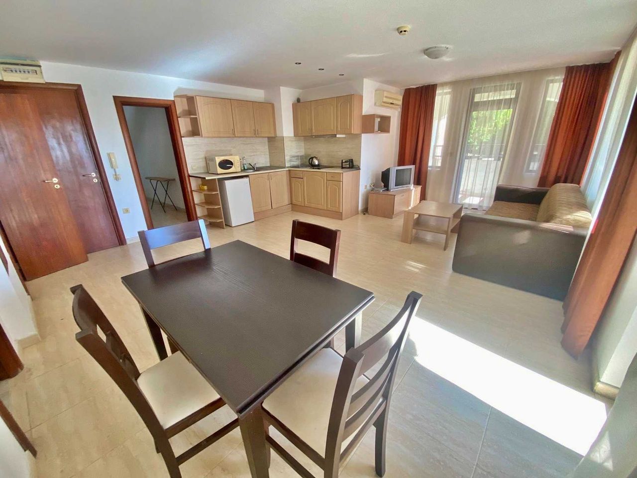 Продава се Двустаен апартамент в Свети Влас - 80 кв.м за 1238 €/кв.м - Снимка #2