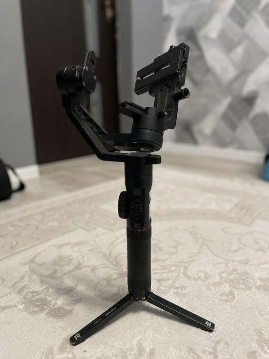 Продам. Zhiyun crane 2 стабилизатор
