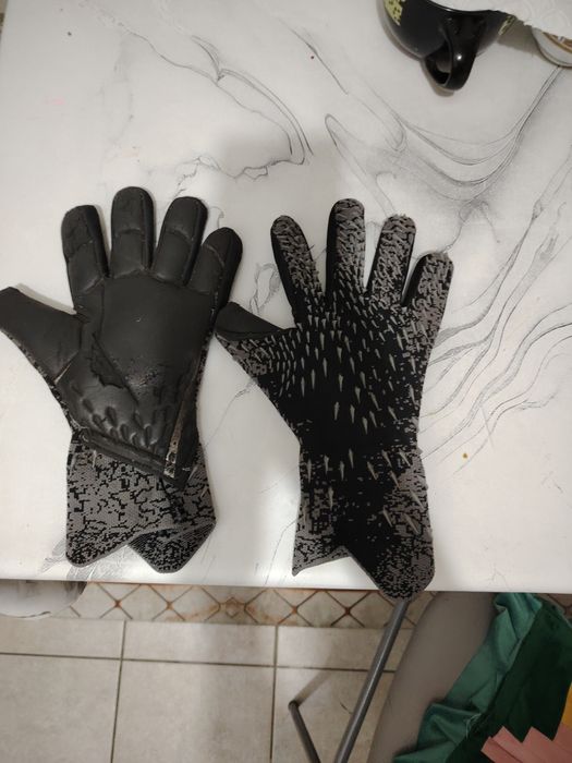 Продам перчатки вратарские