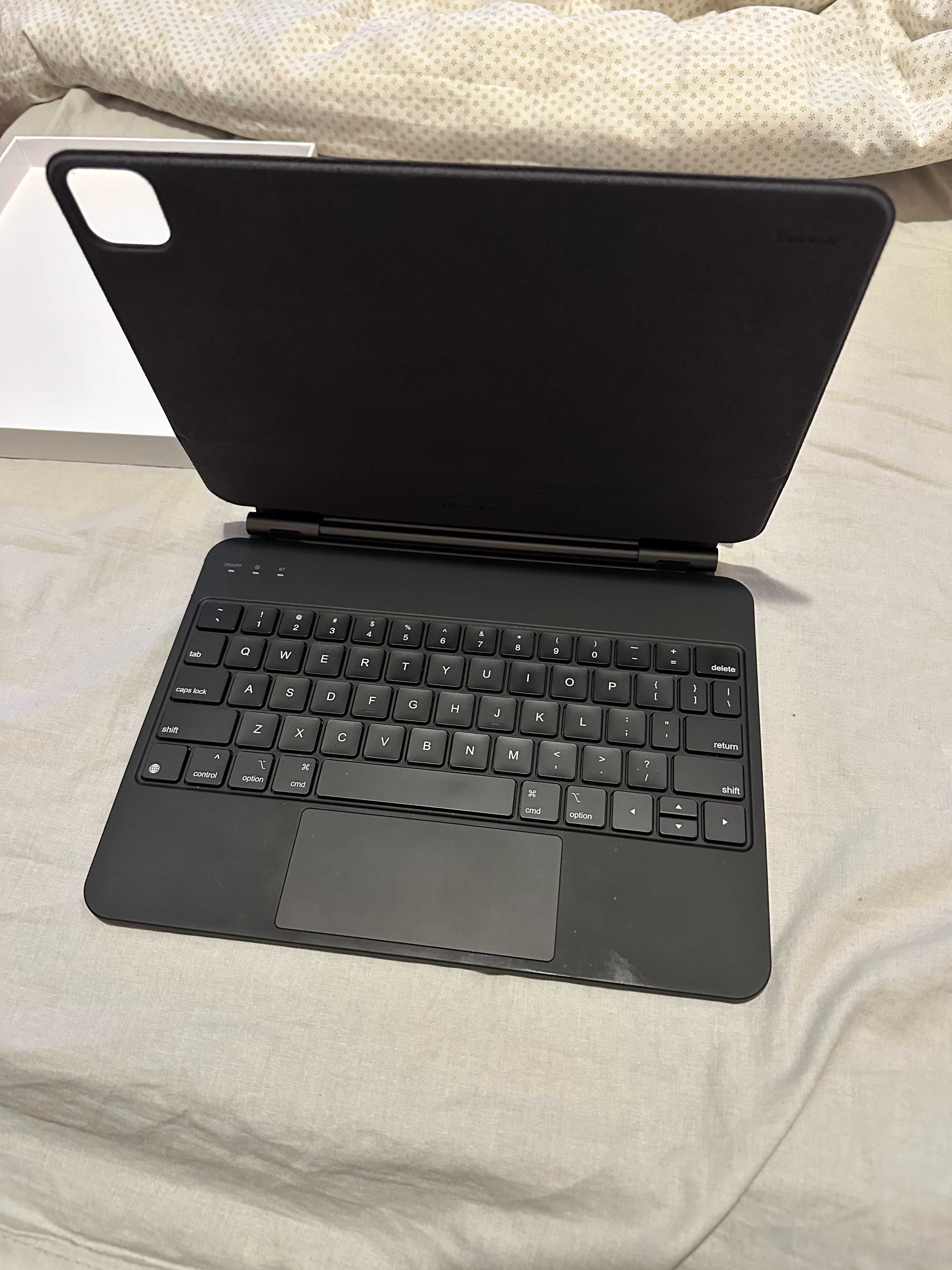 Briliance original keyboard case pro за Ipad