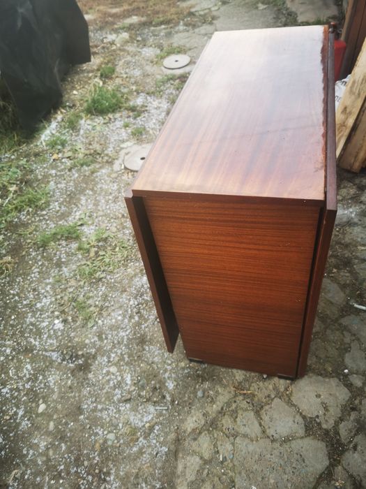 Стол книжка           .