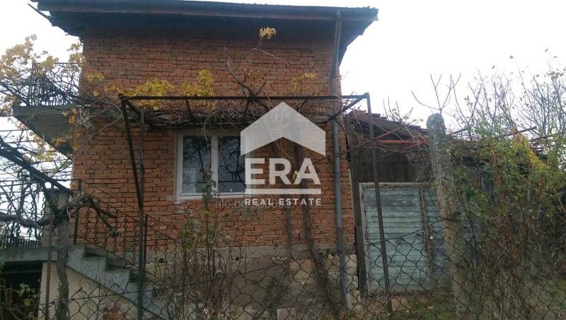 Двуетажна вила в с.Любеново
