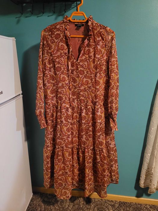 Vând rochițe ocazie mărimea L/ 40-42