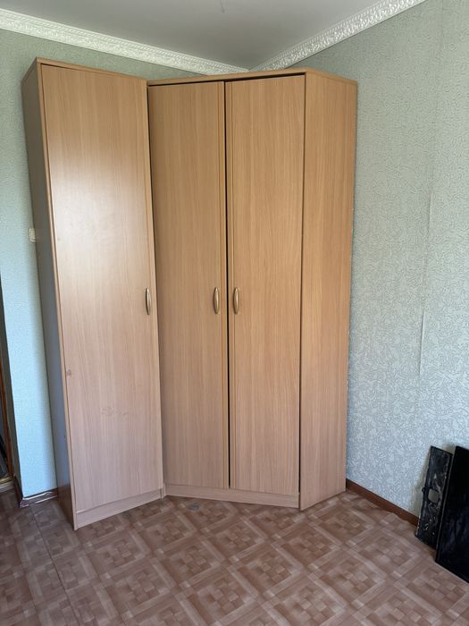 Шкаф.шифонер.  Шкаф, таза  ұқыпты ұсталыңған. . Ұсталыңған биік.