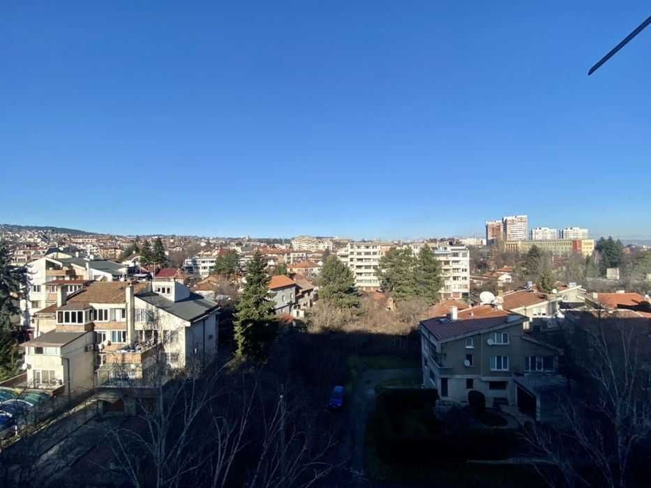 Тристаен  апартамент в карпузица