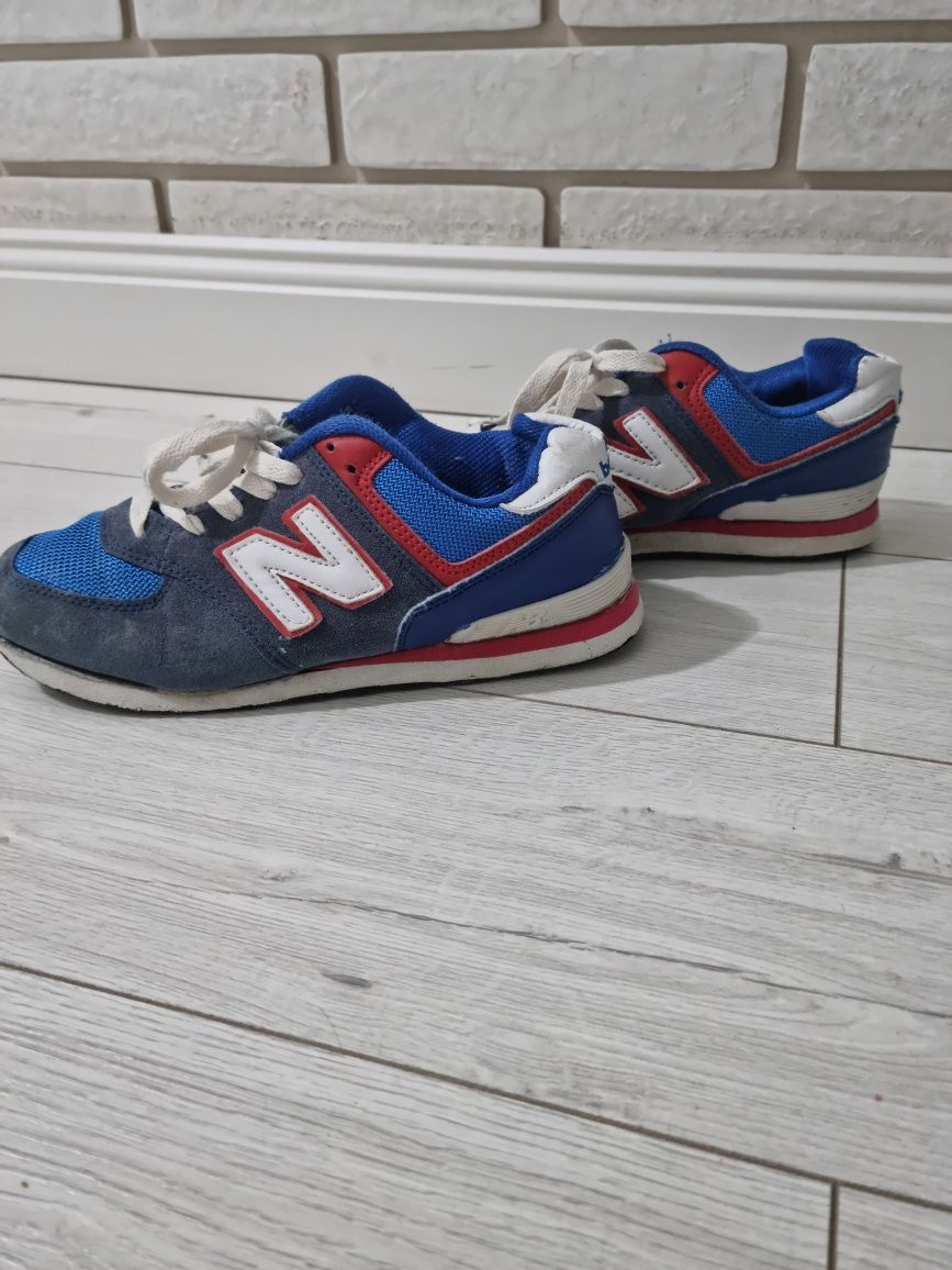 Продам кроссовки фирмы New Balance. Размер 38.