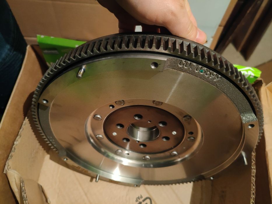 Vând ambreiaj cu volanta masa dubla Vw Tiguan motor 2.0 diesel 837345