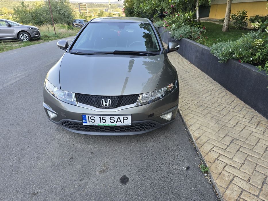 Honda Civic 1.8 i-VTEC Automată