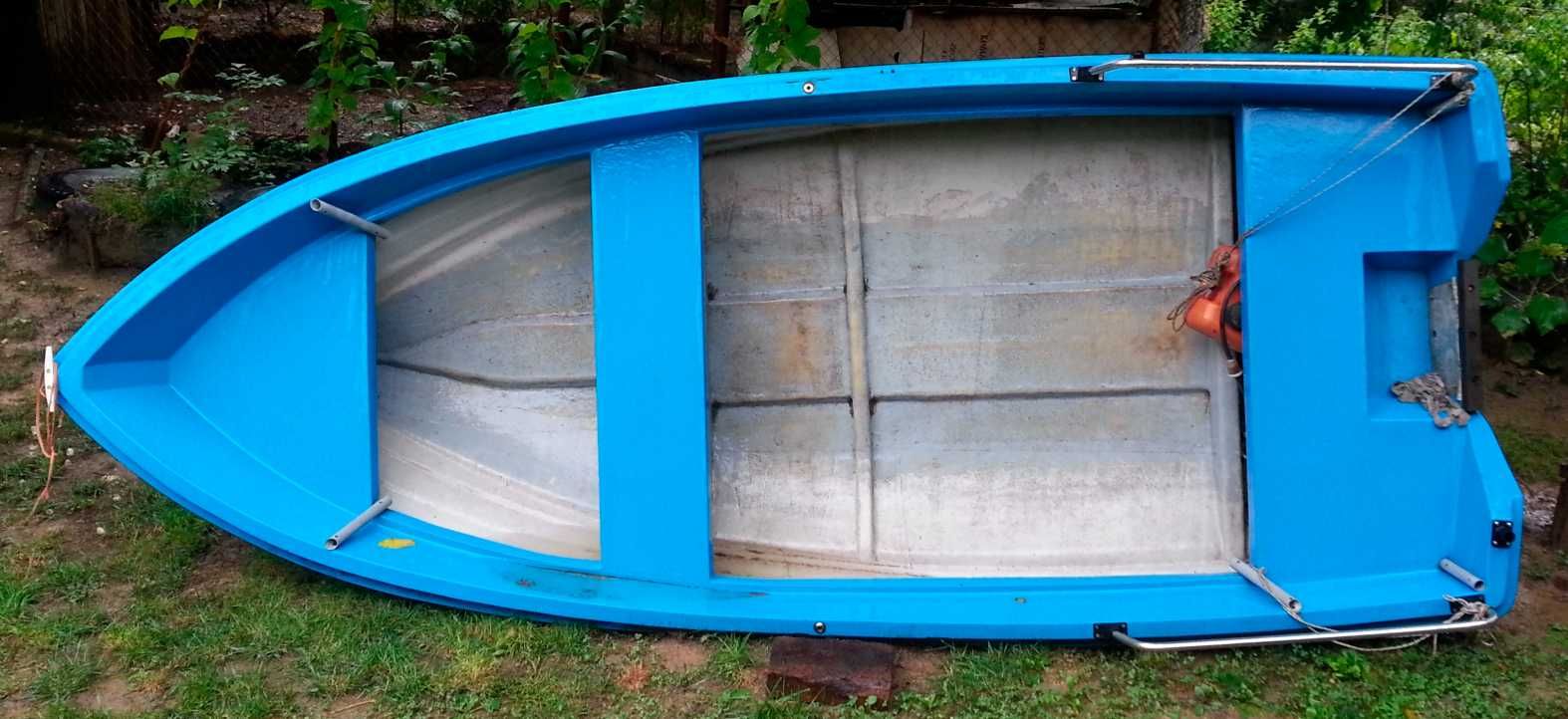 Лодка Мичуринка 3.95m (оборудвана), мотор, колесар, сонар…
