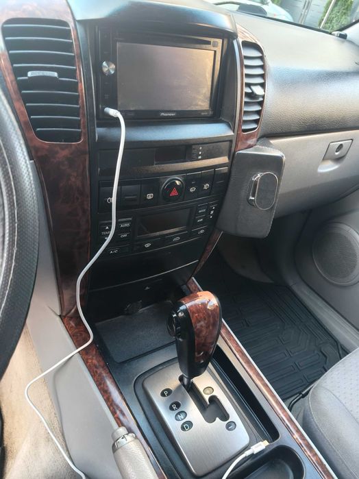 Vând KIA Sorento 2.5 140 cp automat