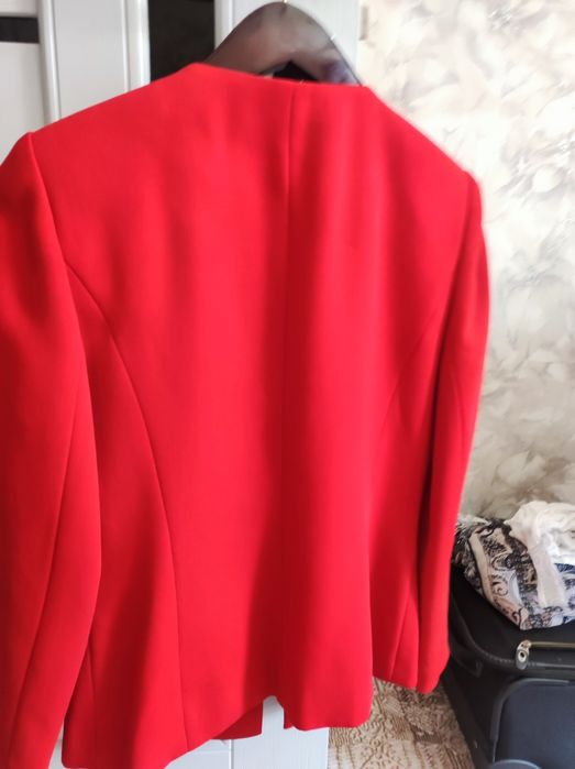 Модный классический костюм